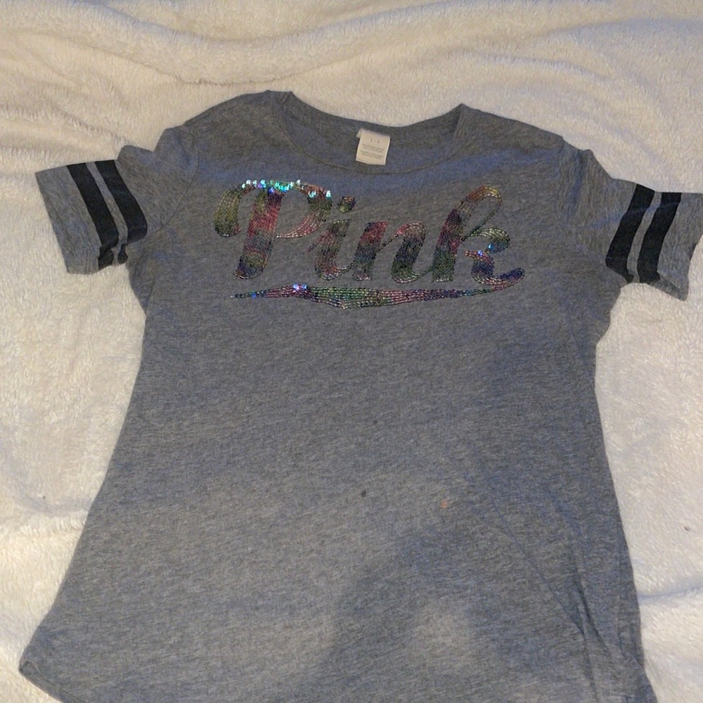ITEM: PINK T-Shirt| SIZE: S | COLOR: Grey